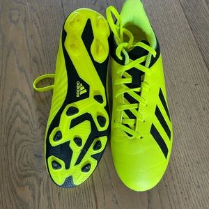 Adidas youth soccer cleats. Size 5